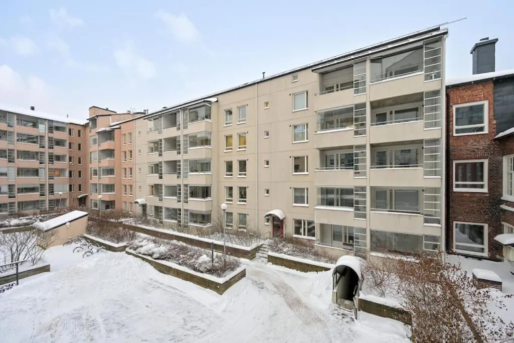 Image 2 of Kotimaailma- Valoisa kaksio jopa viidelle