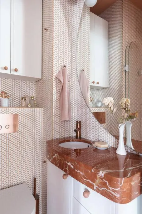 Image 4 of Luxury Pink Suite