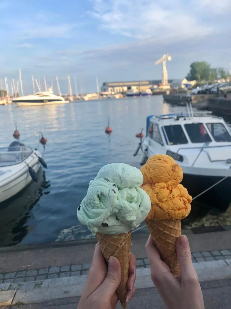 Image 5 of Modern and Bright Studio with Top Location