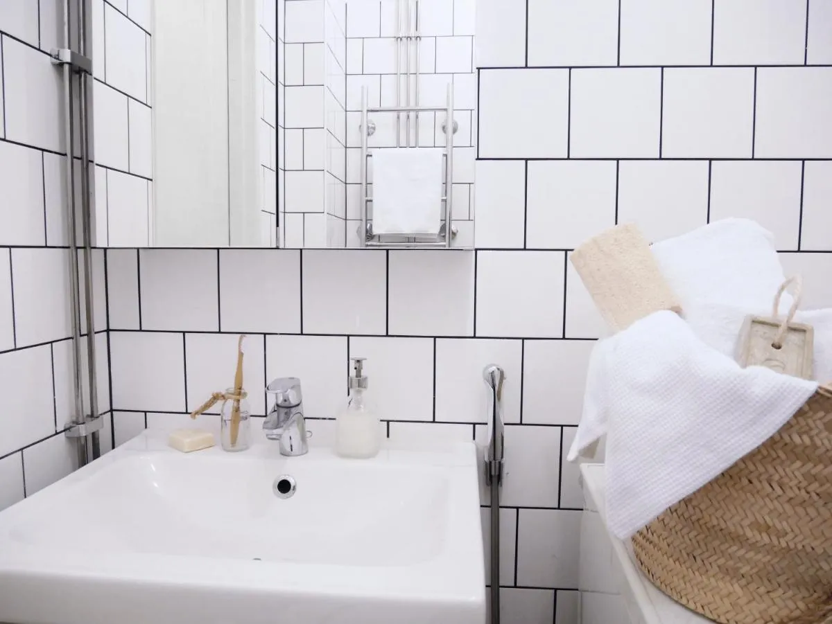 Image 2 of Roost Pursi