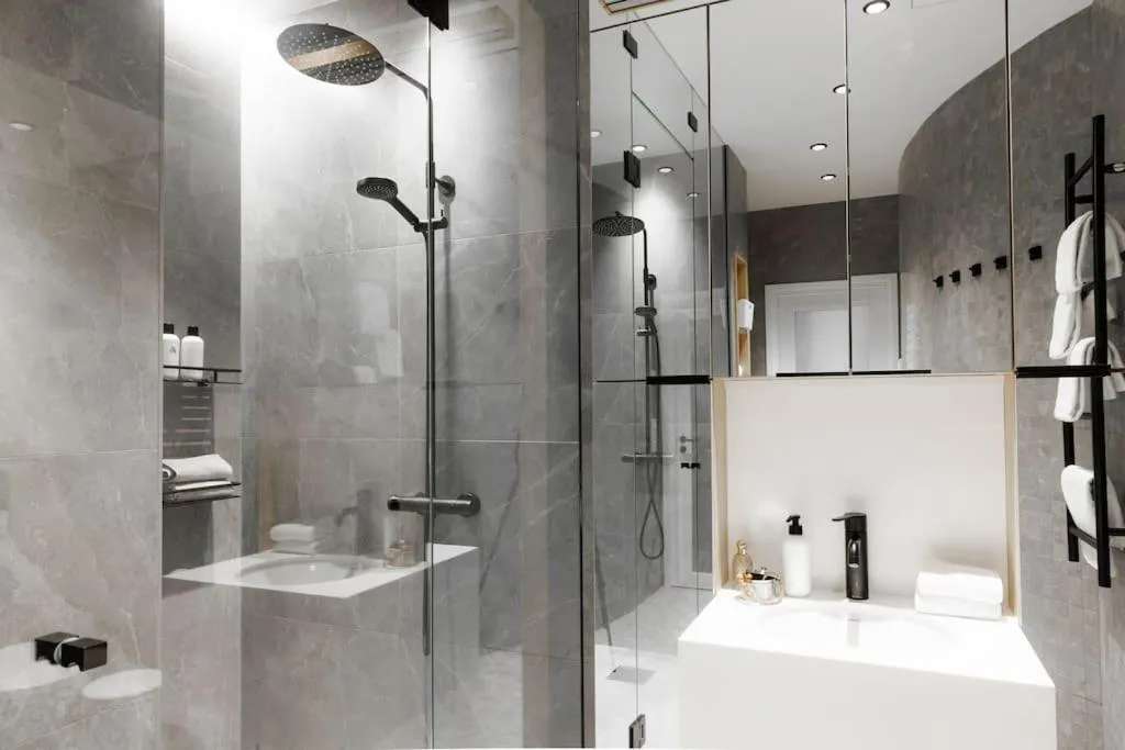 Image 6 of Spacious 2BR apartment on Bulevardi