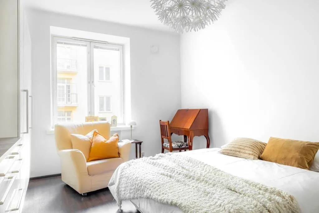 Image 1 of Spacious apt on Tranquil Courtyard