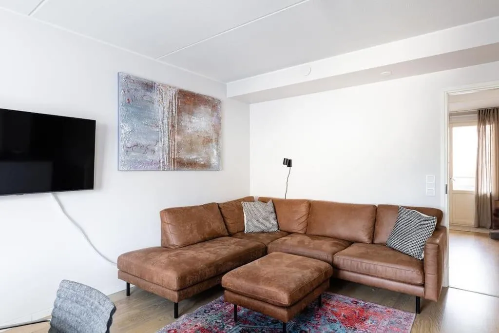 Image 3 of Tilava ja moderni kolmio Kalliossa