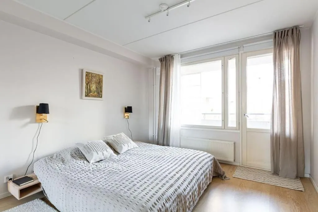 Image 1 of Tilava ja moderni kolmio Kalliossa