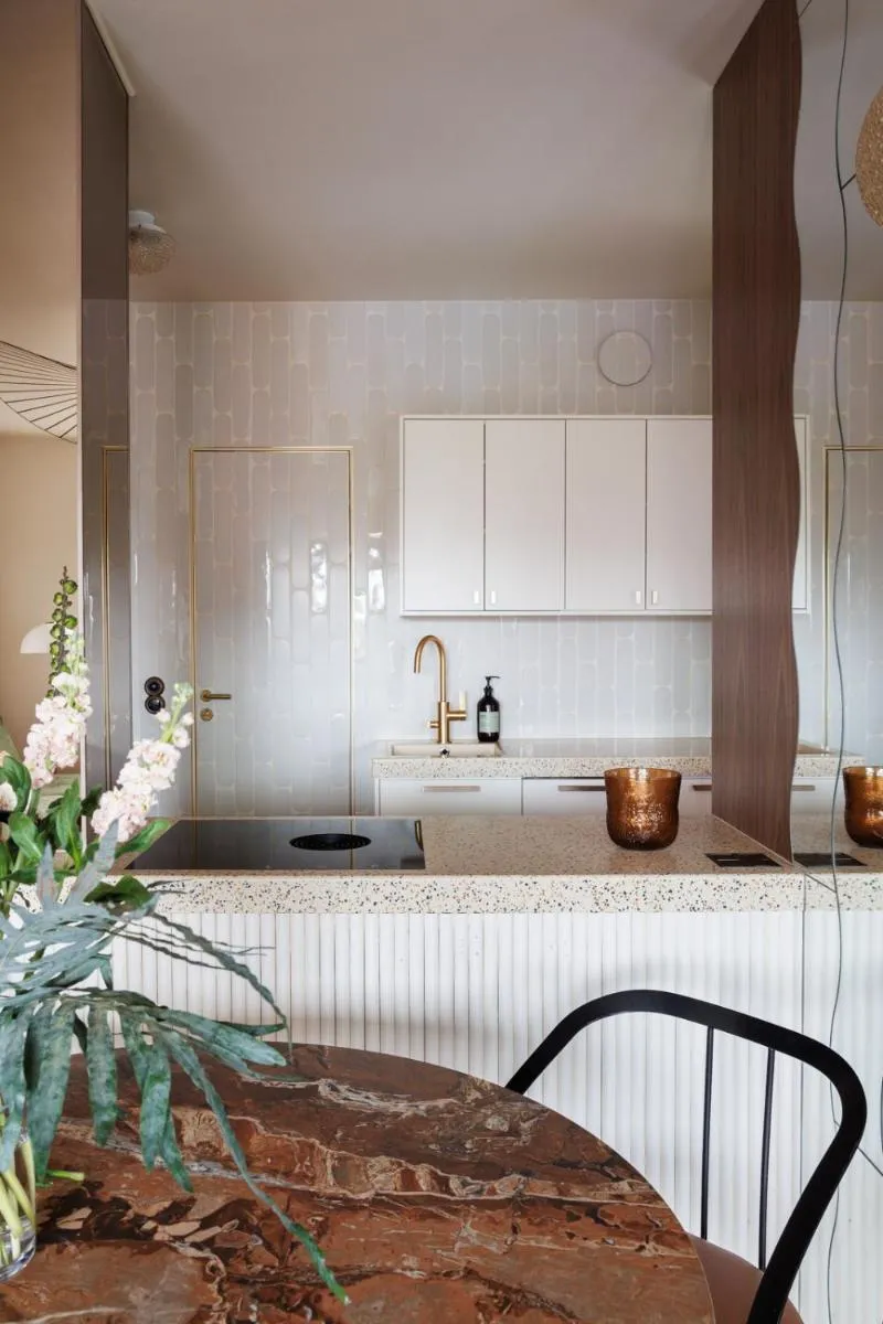 Image 3 of Vintage Glamour Suite