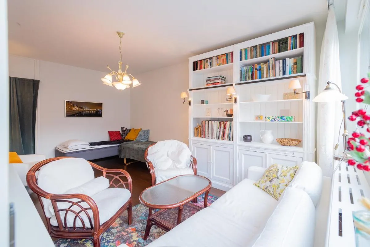 Image 4 of White House 61m2 Alppila Helsinki