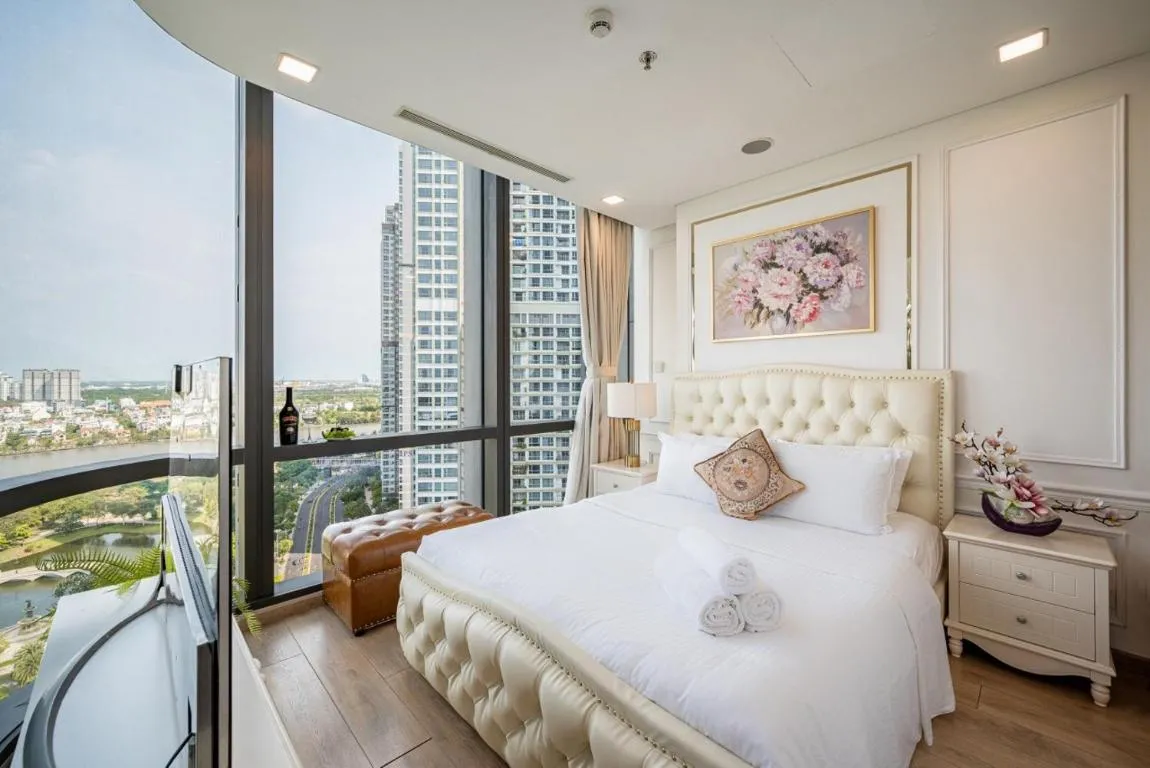 Image 1 of 3 bedroom apartment at Vinhomes Landmark 81