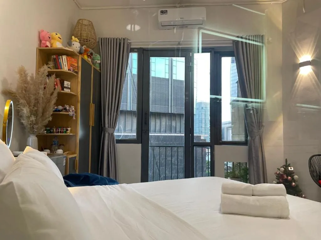 Image 1 of 6even Hotel – Have a staycation in The Cafe Apartments building