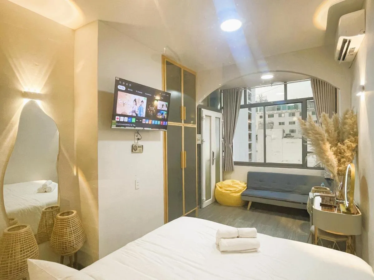 Image 3 of 6even Hotel – Have a staycation in The Cafe Apartments building