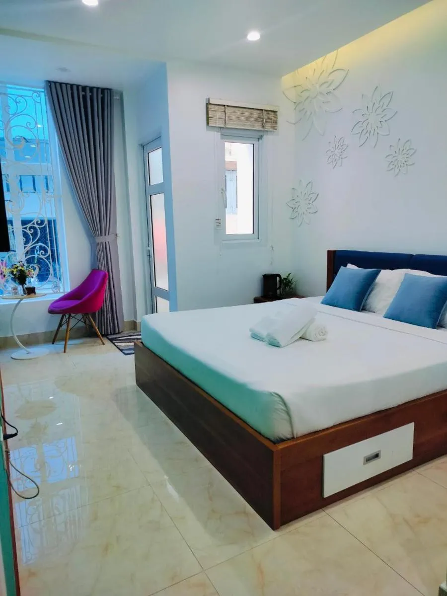 Image 4 of Adventure Hotel
