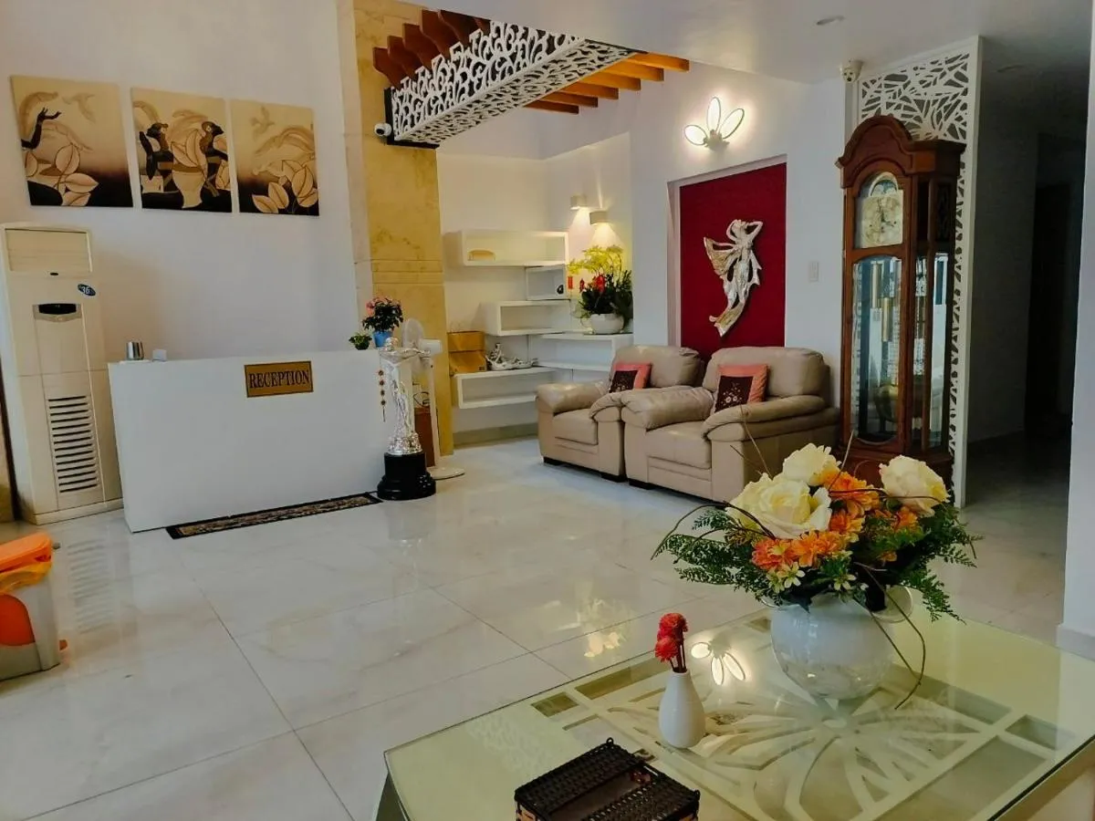 Image 3 of Adventure Hotel