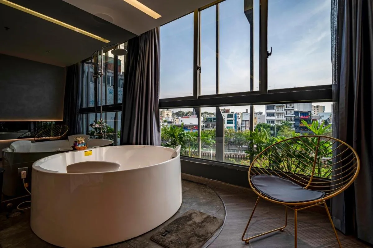 Image 3 of Bonita Signature The View