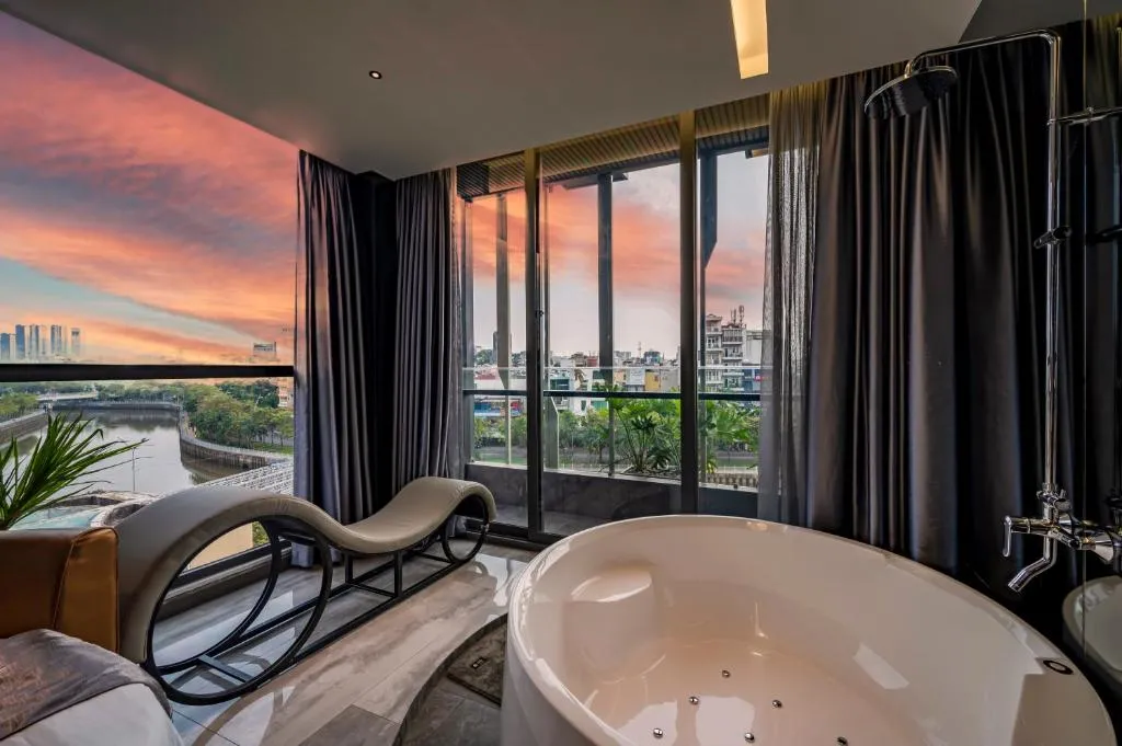 Image 1 of Bonita Signature The View