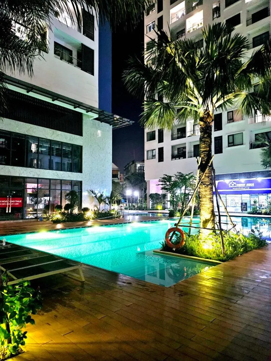 Image 4 of C Sky View: 2 BR Apartment Free GYM & POOL