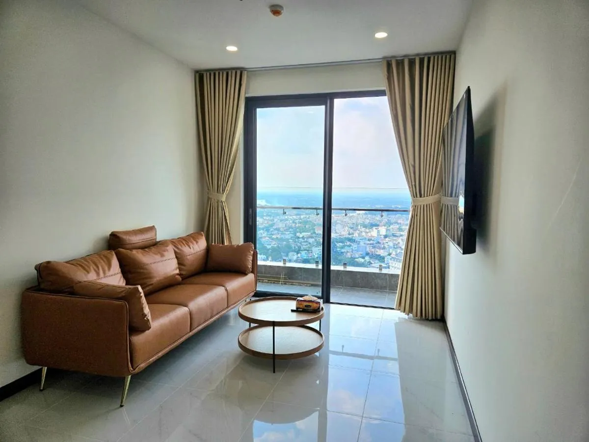 Image 5 of C Sky View: 2 BR Apartment Free GYM & POOL