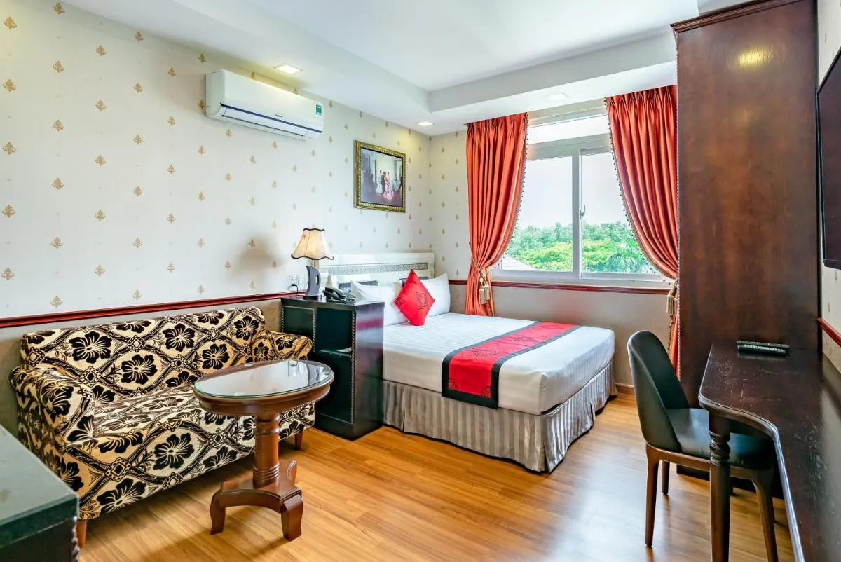 Image 5 of Collection O Emerald Luxury Hotel & Apartment