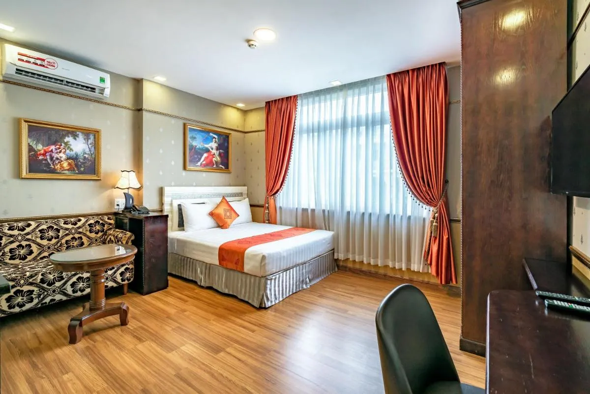 Image 4 of Collection O Emerald Luxury Hotel & Apartment