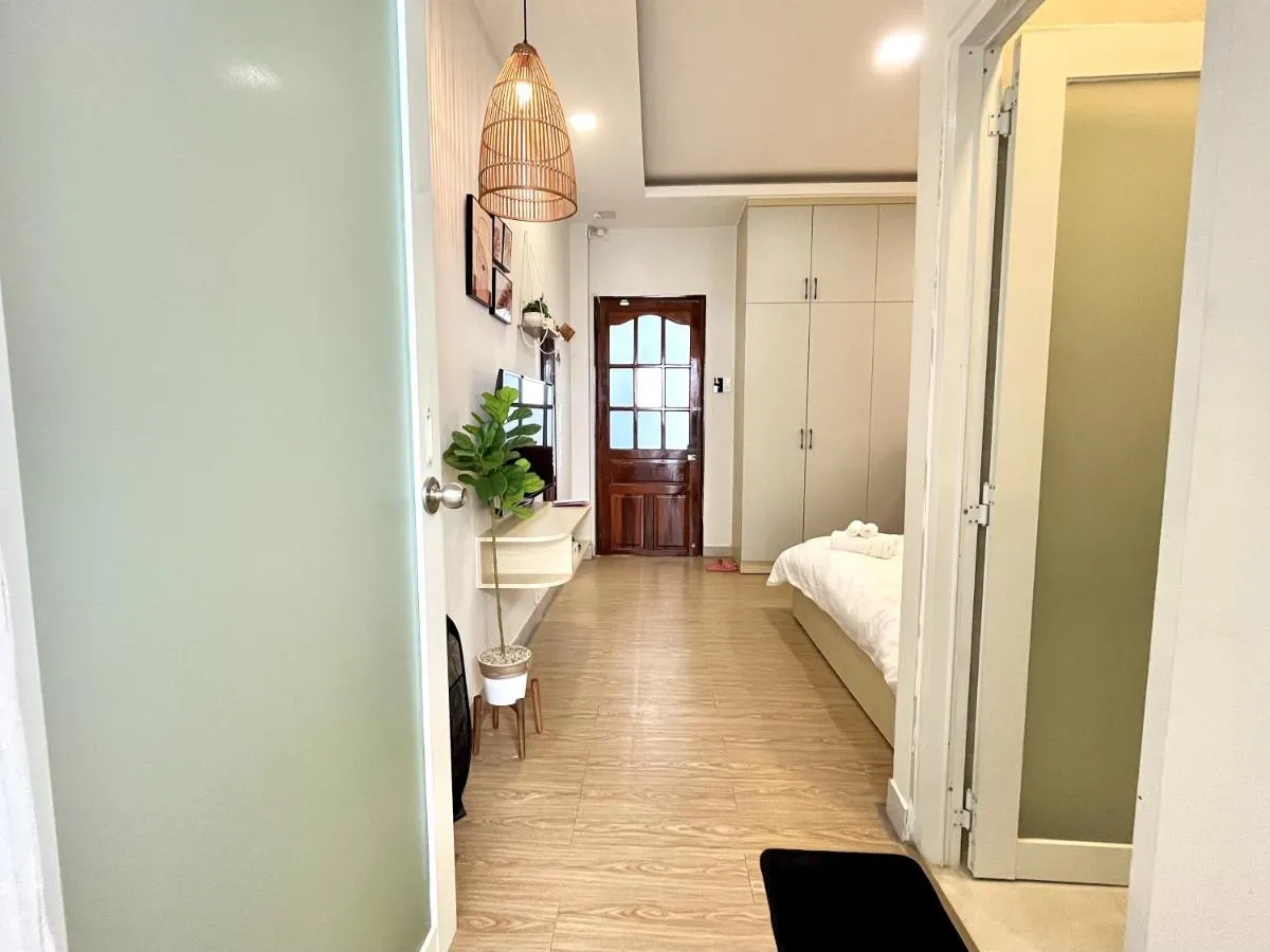 Image 5 of Cozy Studio with large Balcony in central Bui Vien District 1