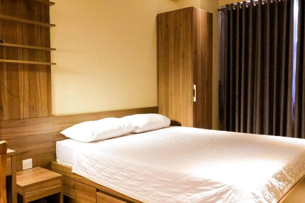 Image 4 of Cozy apartment with Airport runway view – 2BR GYM and POOL
