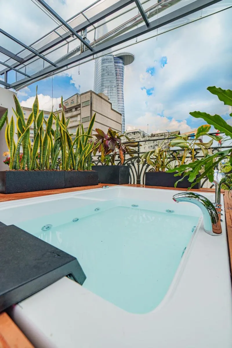 Image 4 of Cubicity Wall Street House