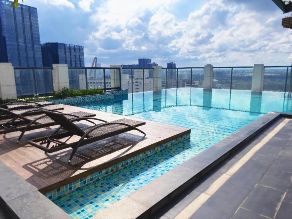 Image 1 of DeLux Best Central D1,3Bedrooms,2 Bath,Pool,Gym