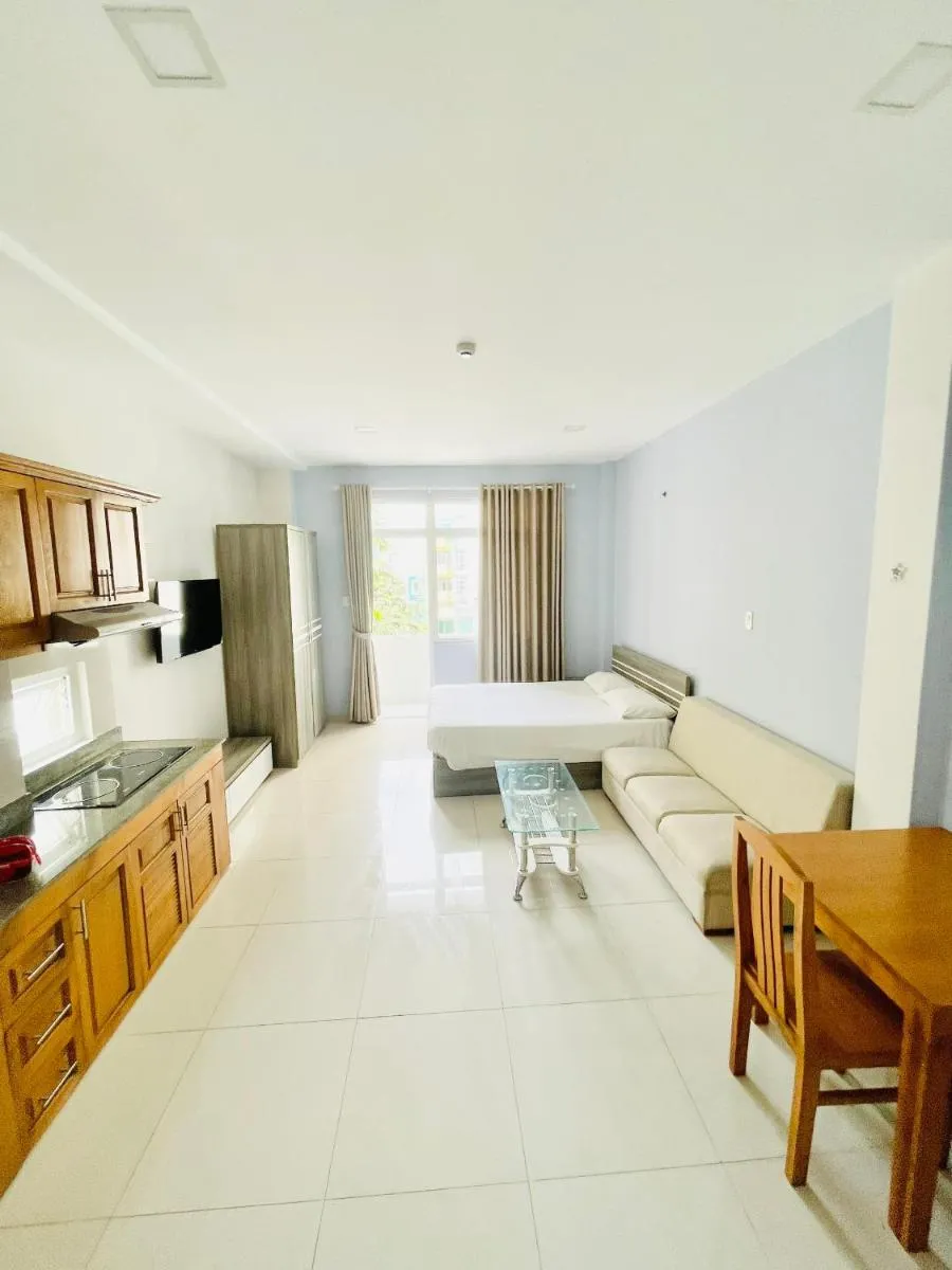 Image 5 of EMERALD APARTMENTS