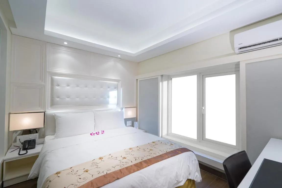 Image 1 of Empress Hotel Ho Chi Minh City