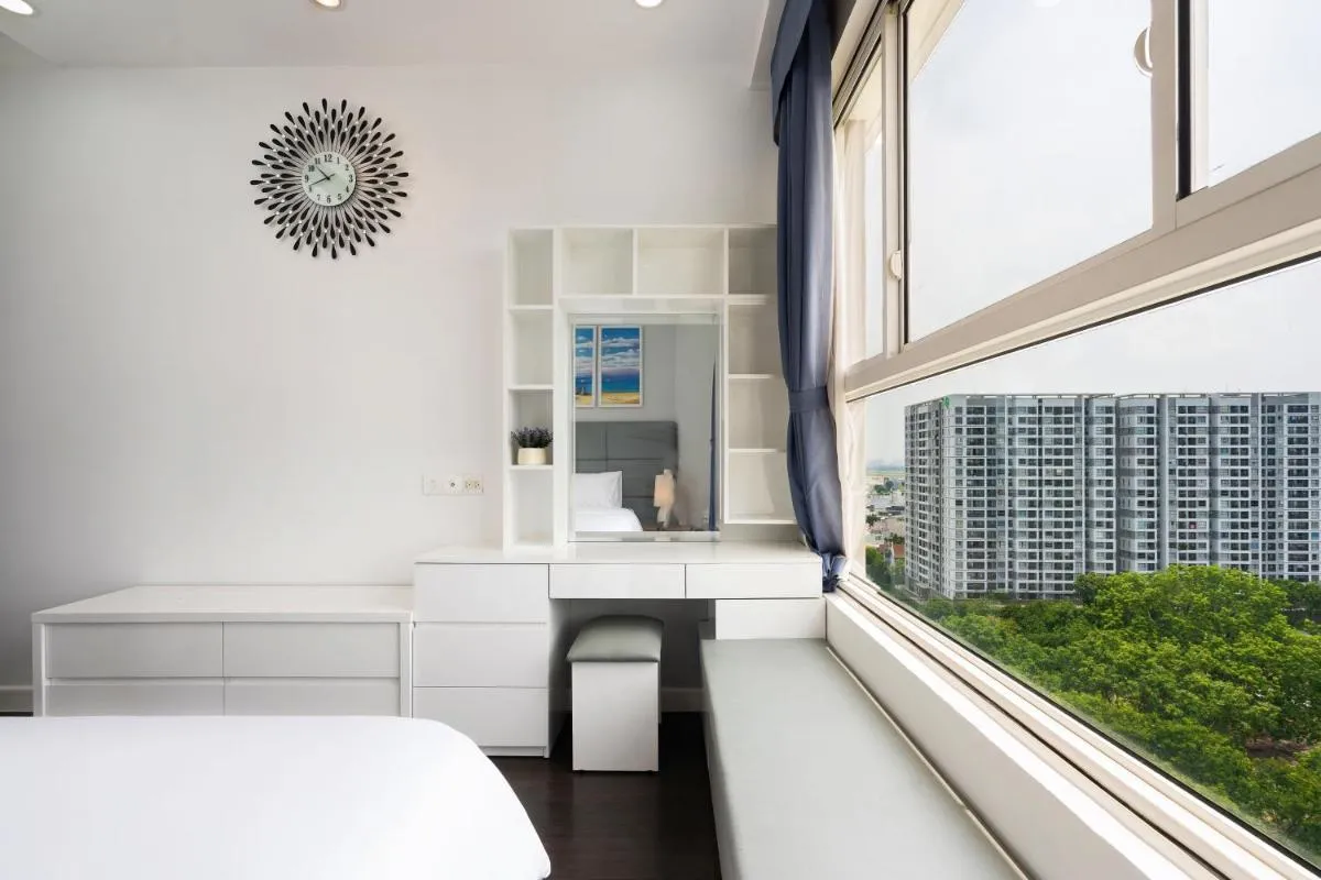 Image 3 of Golden Mansion – Transit Apt Free POOL & GYM