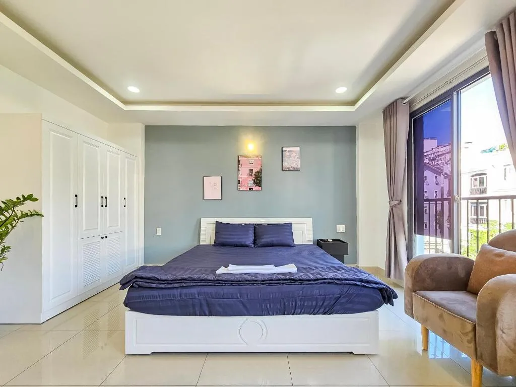 Image 1 of Golden Sun 3 Apartment