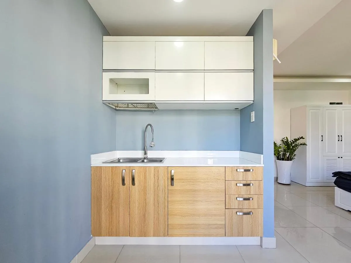 Image 4 of Golden Sun 3 Apartment