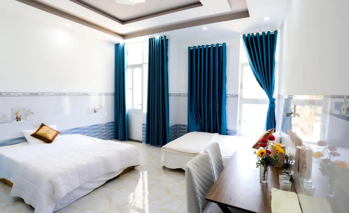 Image 1 of Hotel Trâm Anh