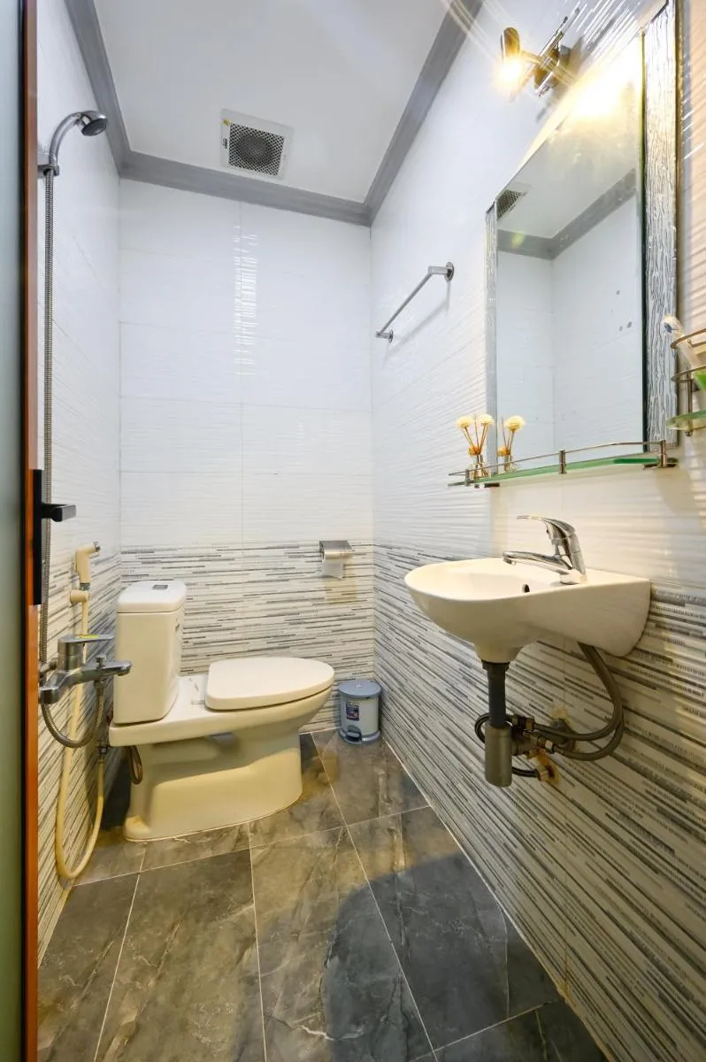 Image 4 of Huyen House