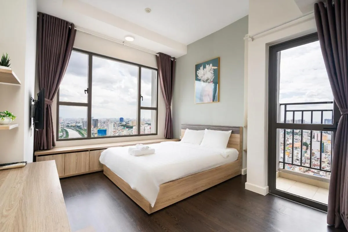 Image 4 of Infinity Pool Signature – Saigon Rivergate