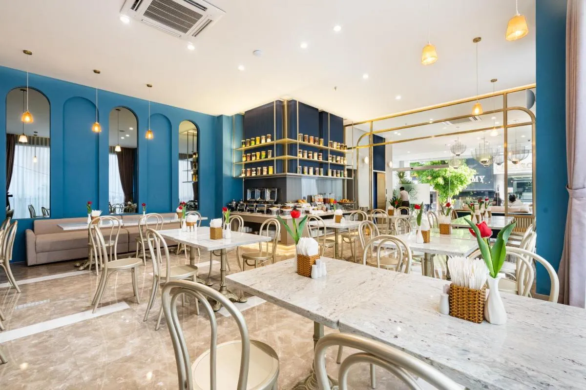Image 4 of Jovia Hotel