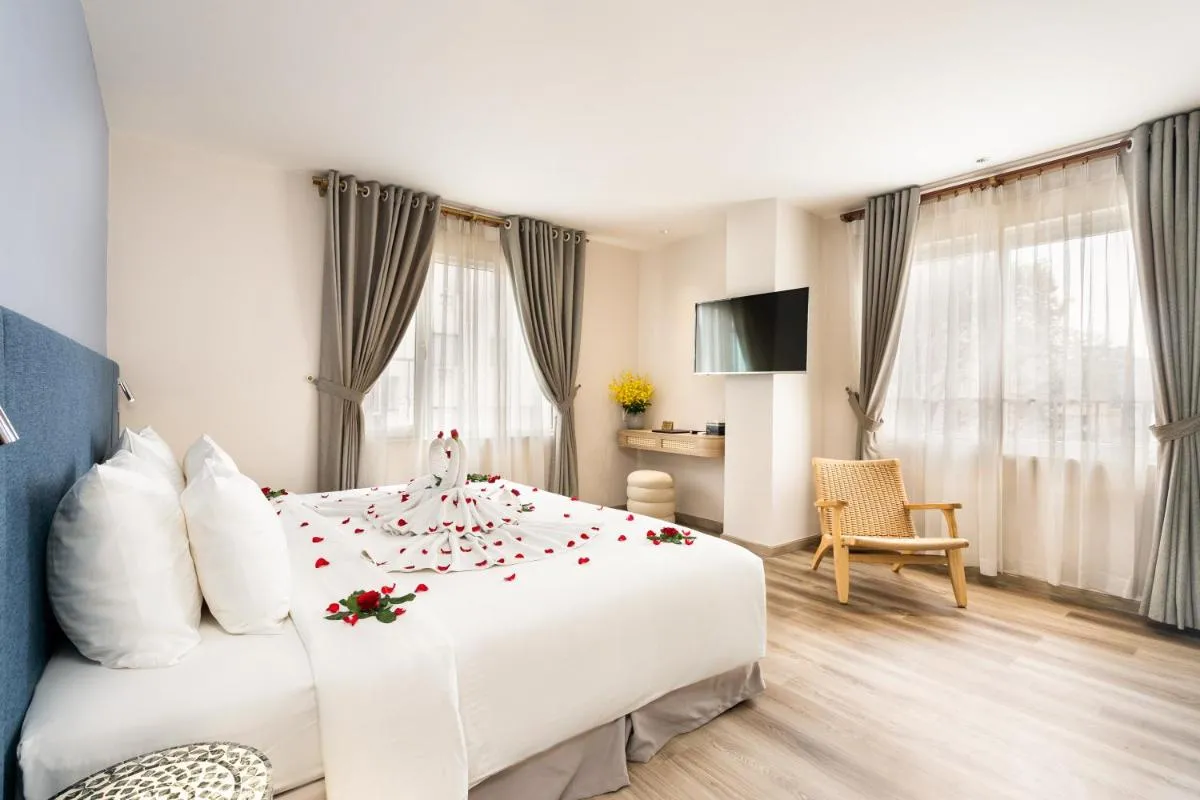 Image 5 of Jovia Hotel