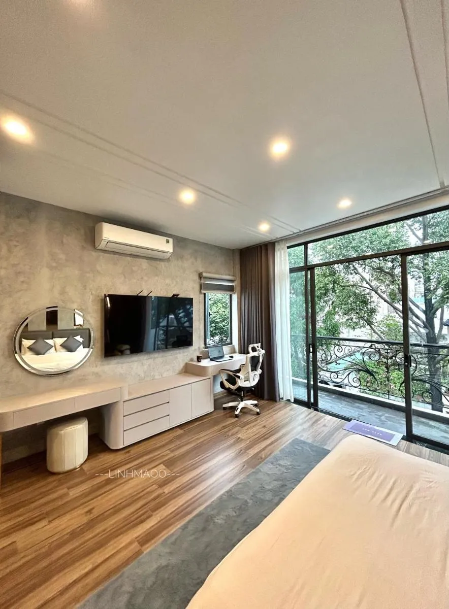 Image 3 of Khánh Nguyễn Luxury Apartment, balcony street view, large bathtub