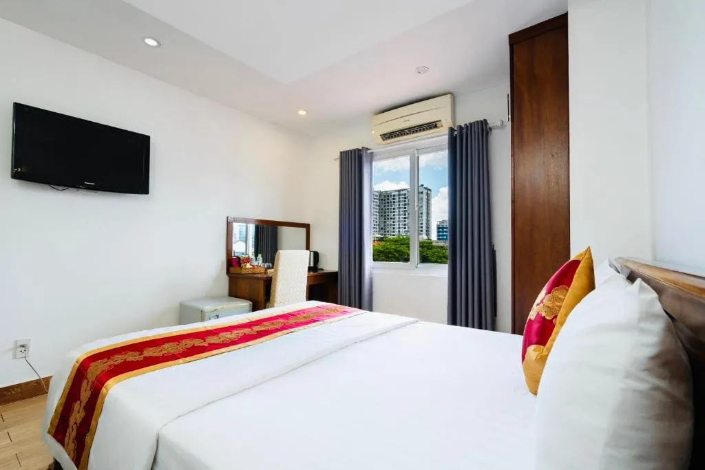 Image 1 of King Hotel Saigon Airport