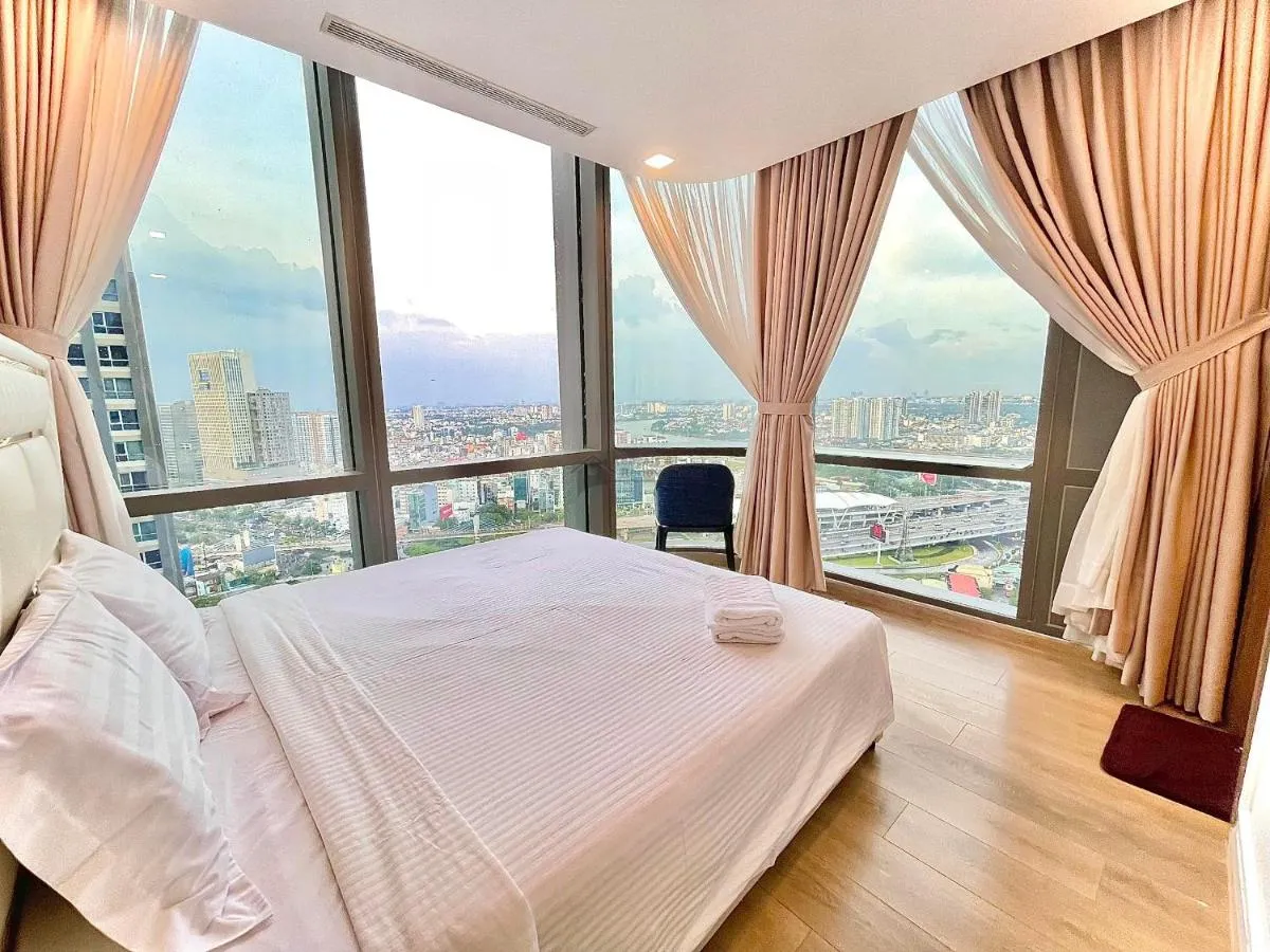 Image 3 of Landmark 81 Luxury Apartment & The Landmarks Apartments – The Buildings Surrounding Landmark 81