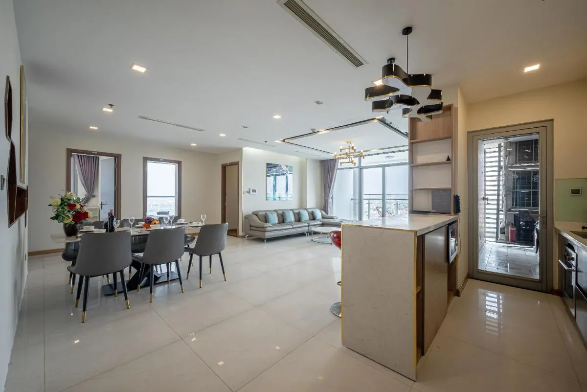 Image 4 of Landmark Luxury Apartment 1234PN