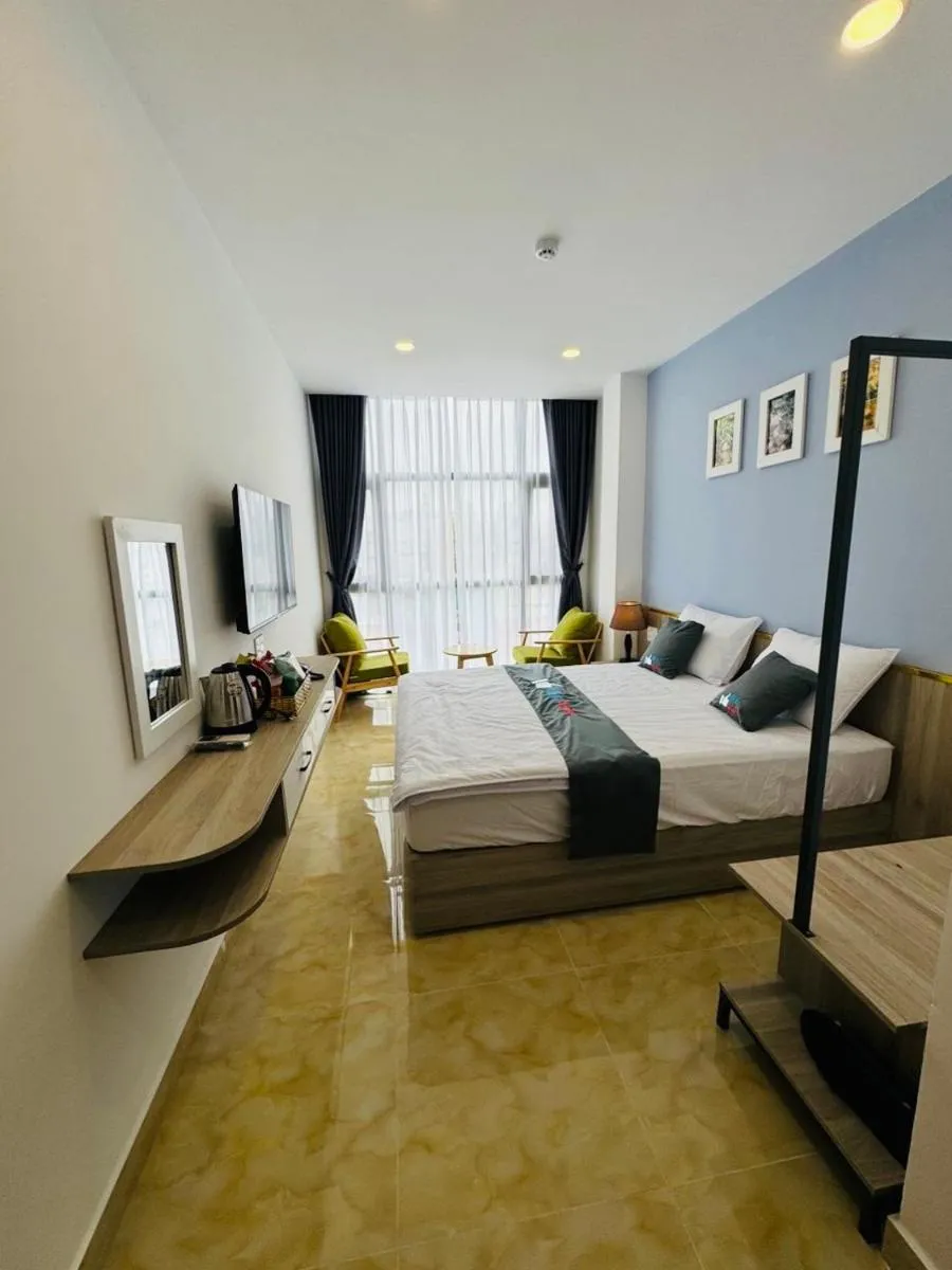 Image 4 of Like Hotel