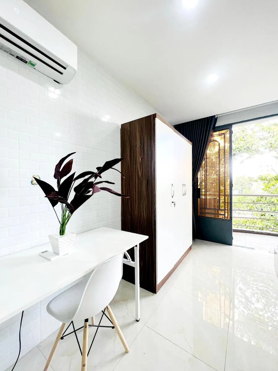 Image 4 of Long Home 2