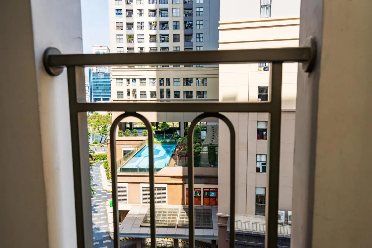 Image 4 of Lovely one bedroom stunning view in center