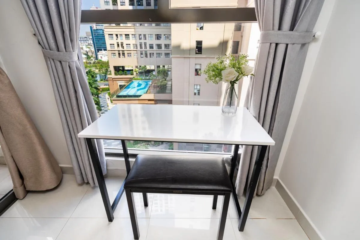 Image 3 of Lovely one bedroom stunning view in center
