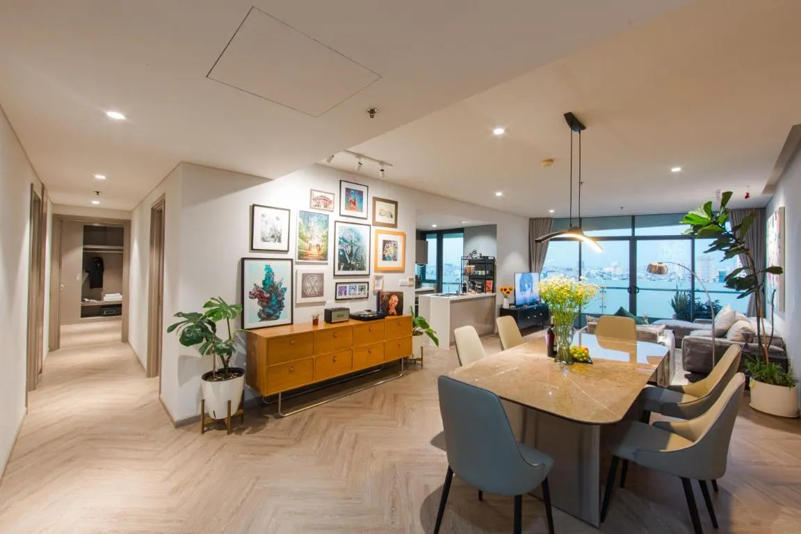 Image 1 of Lux Executive Residence at City Garden by CIRCADIAN