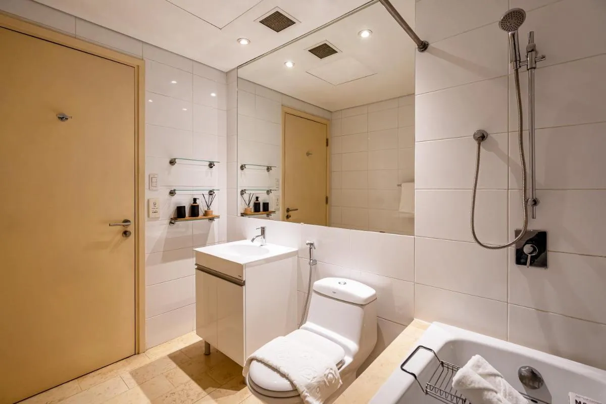 Image 3 of Luxury Apartments with Rooftop Pool & Gym – Avalon