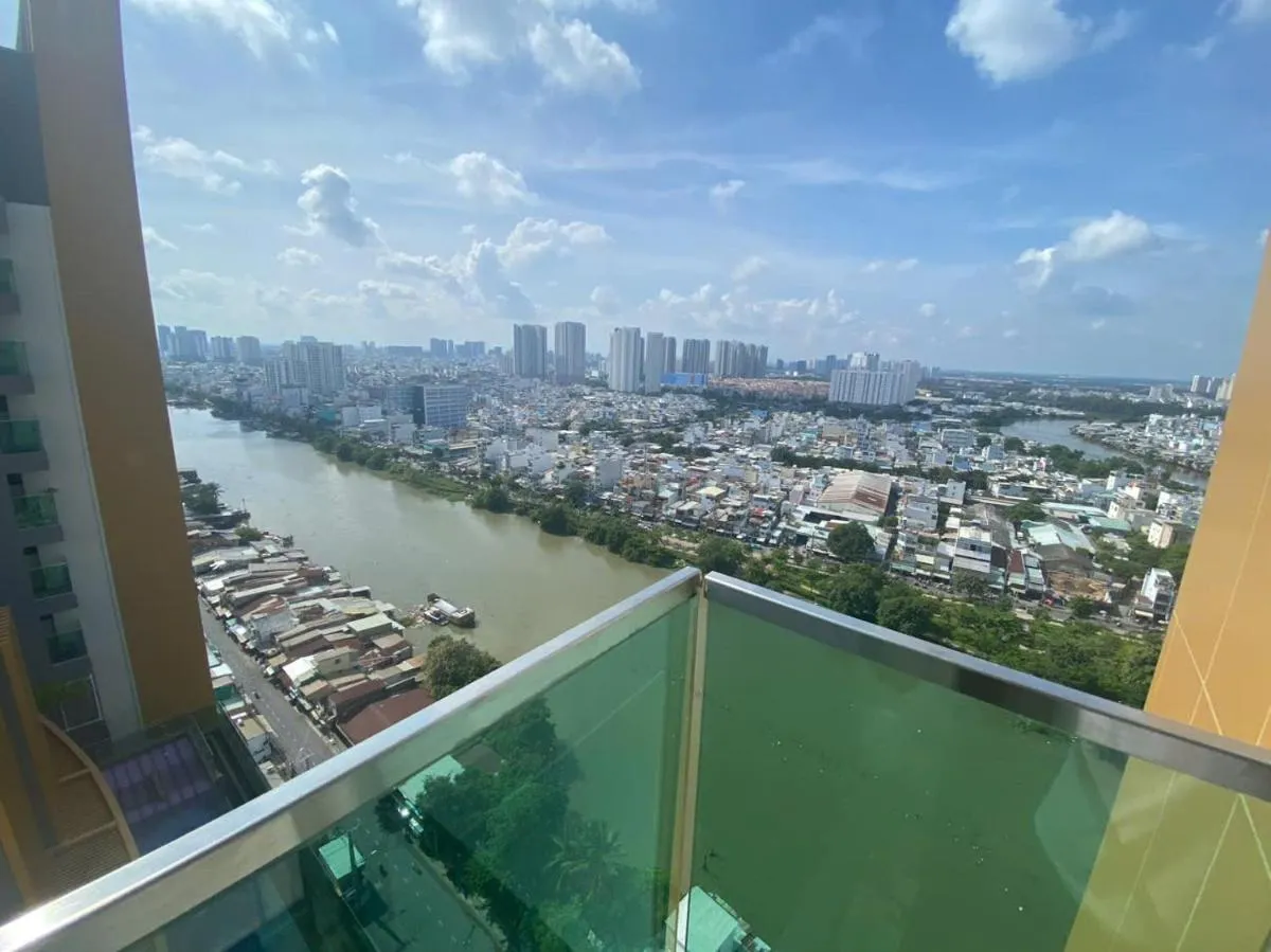 Image 3 of Luxury Delasol Studio- Free Infinity Pool- Near District 1- T-HOUSING