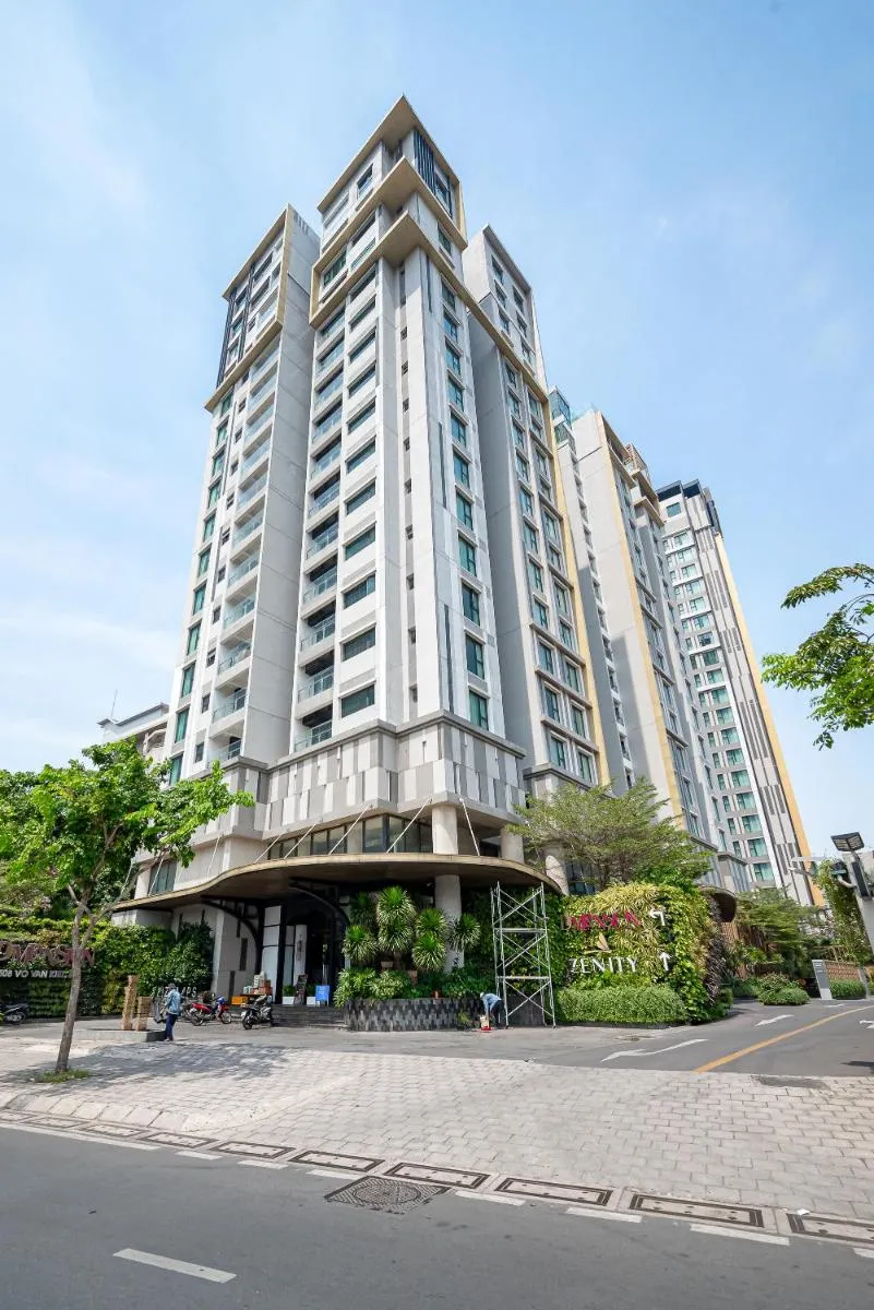 Image 4 of Luxury Gold Apartment 86 : D1- Mension , Rooftop Pool – District 1