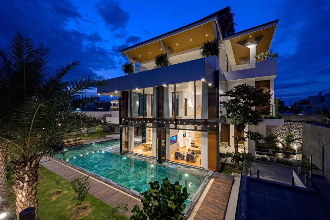 Image 1 of Luxury retreat VILLA near HCM w private pool