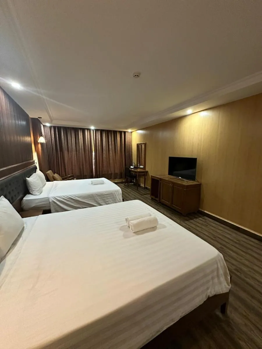 Image 3 of Mandarin Hotel