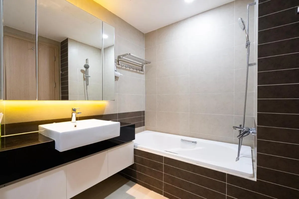 Image 3 of Mark Apartment – Rivergate residence